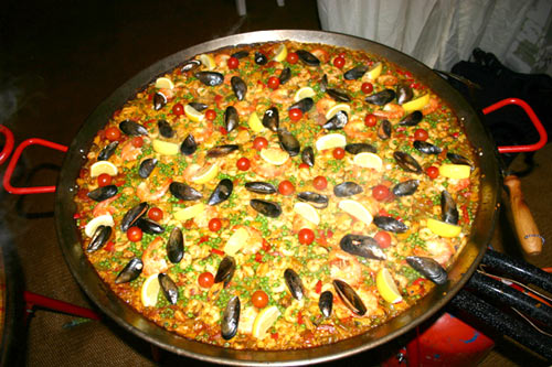 Another glorious paella from Paella Parties - note the "sororat" (the caramelled rice) around the edge - Perfect !